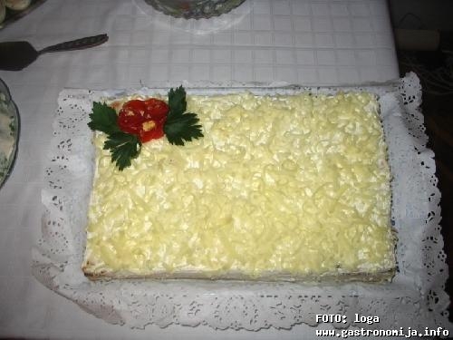 Slana torta sa pečenim paprikama