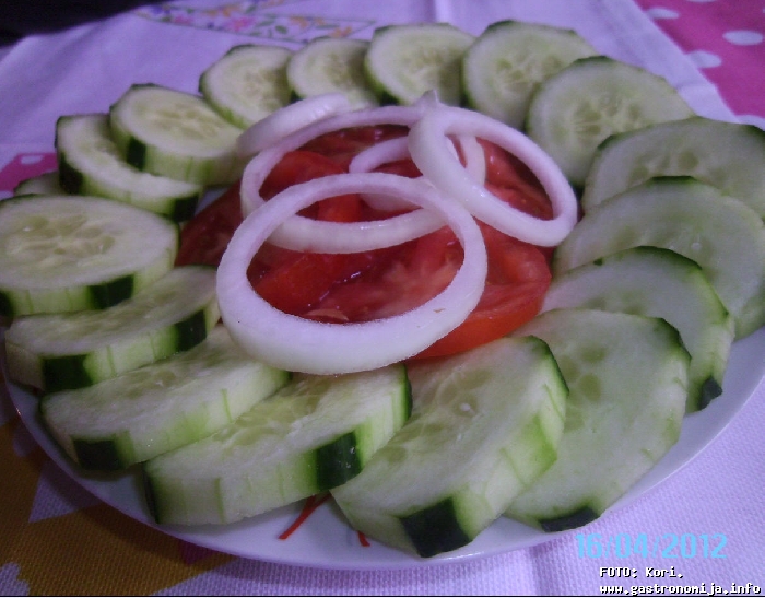 paradajz salata