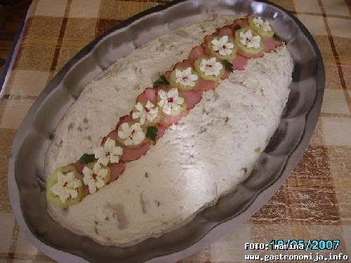 Pileca salata sa pecurkama