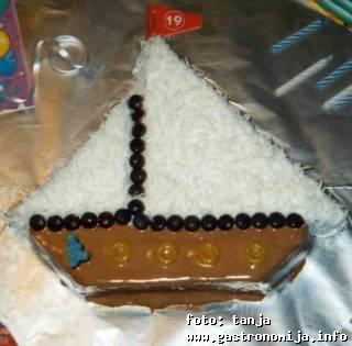 Torta čamac sa jedrima - slaganje kora