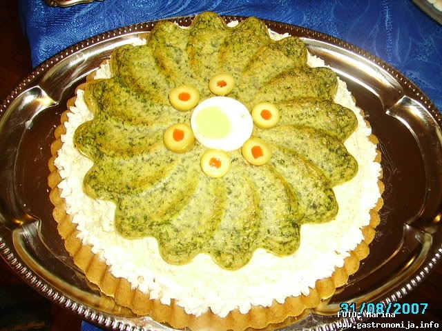 Diplomat slana torta sa cvetom od spanaca