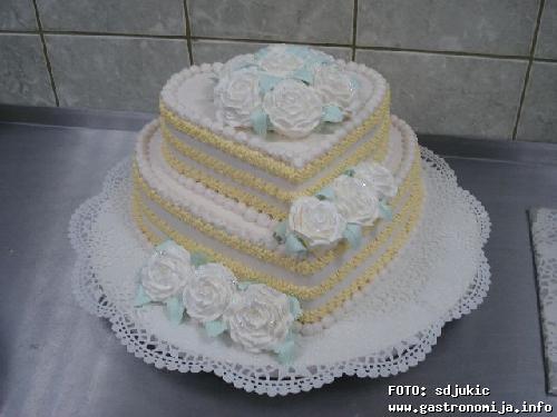 Mala svadbena torta